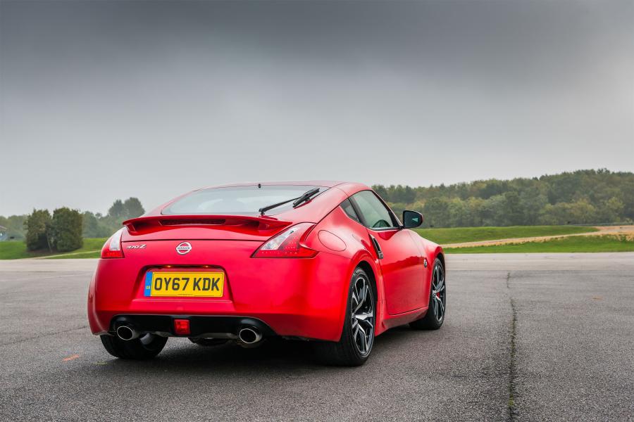  Nissan 370Z 2012 года  (UK) (фото 18 из 18)